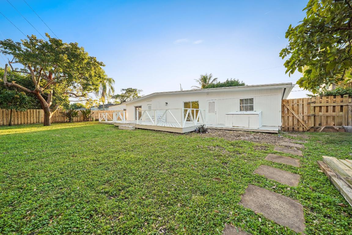 ISLAND ESTATES - Residential