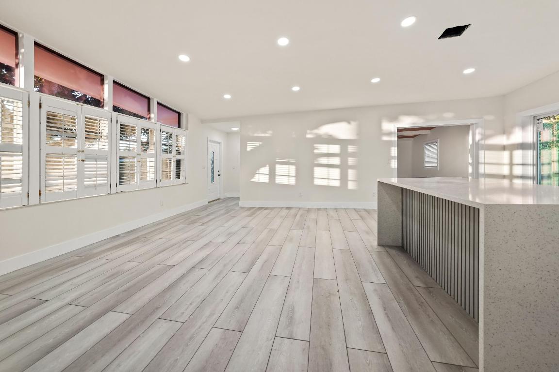 ISLAND ESTATES - Residential