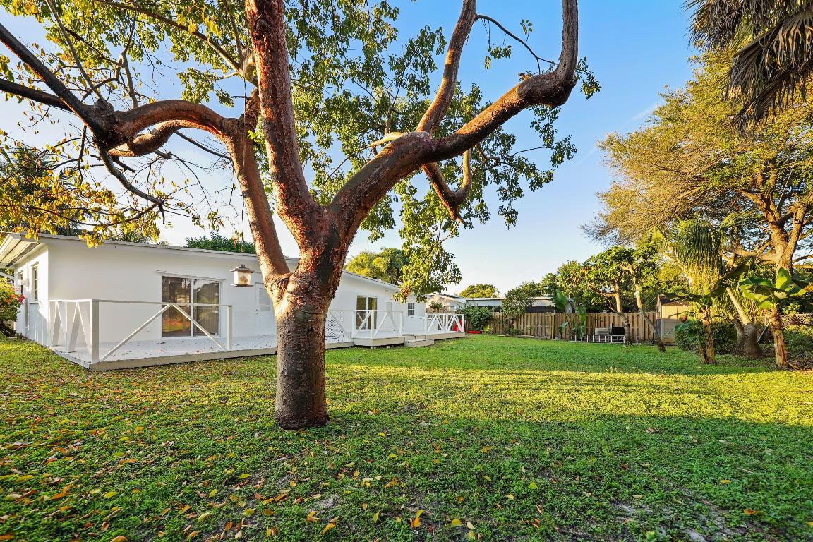 ISLAND ESTATES - Residential