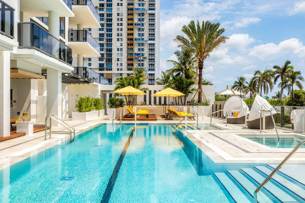 305 Briny Avenue 706
