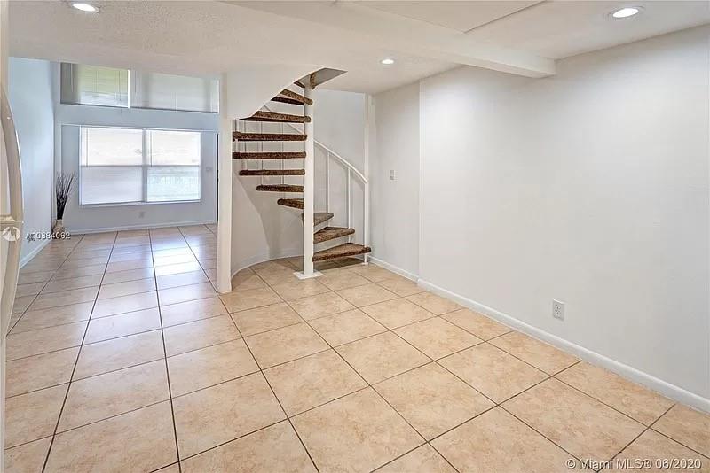 View photos, virtual tours, details... 4121 NW 26th St T14