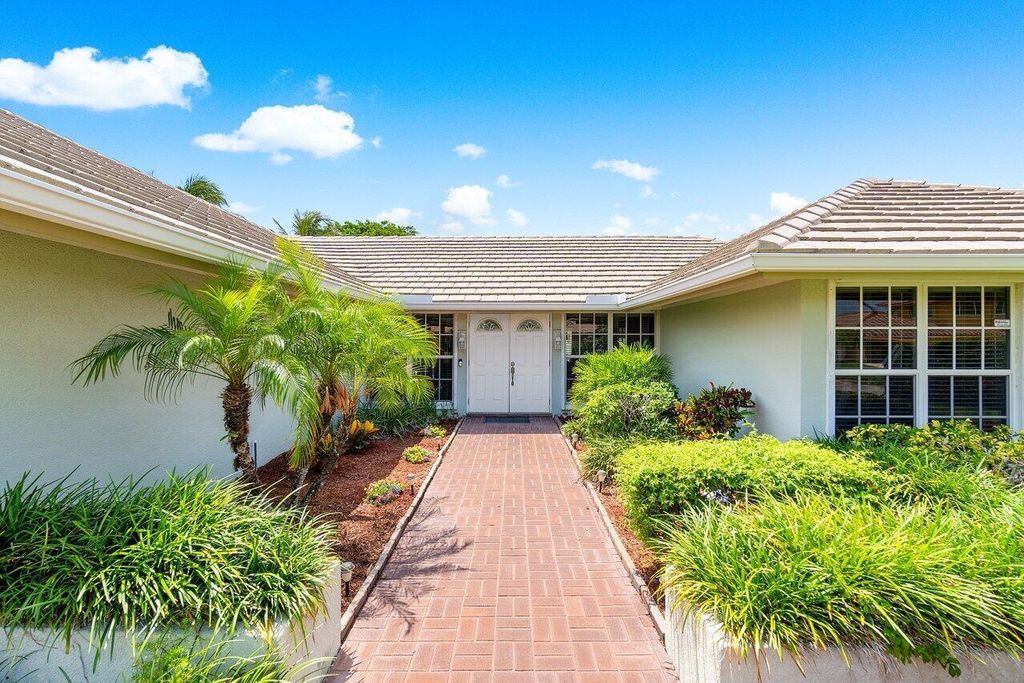 Photo of 6011 Glenbrook Drive, Boca Raton, FL 33433 (MLS # R10991707)