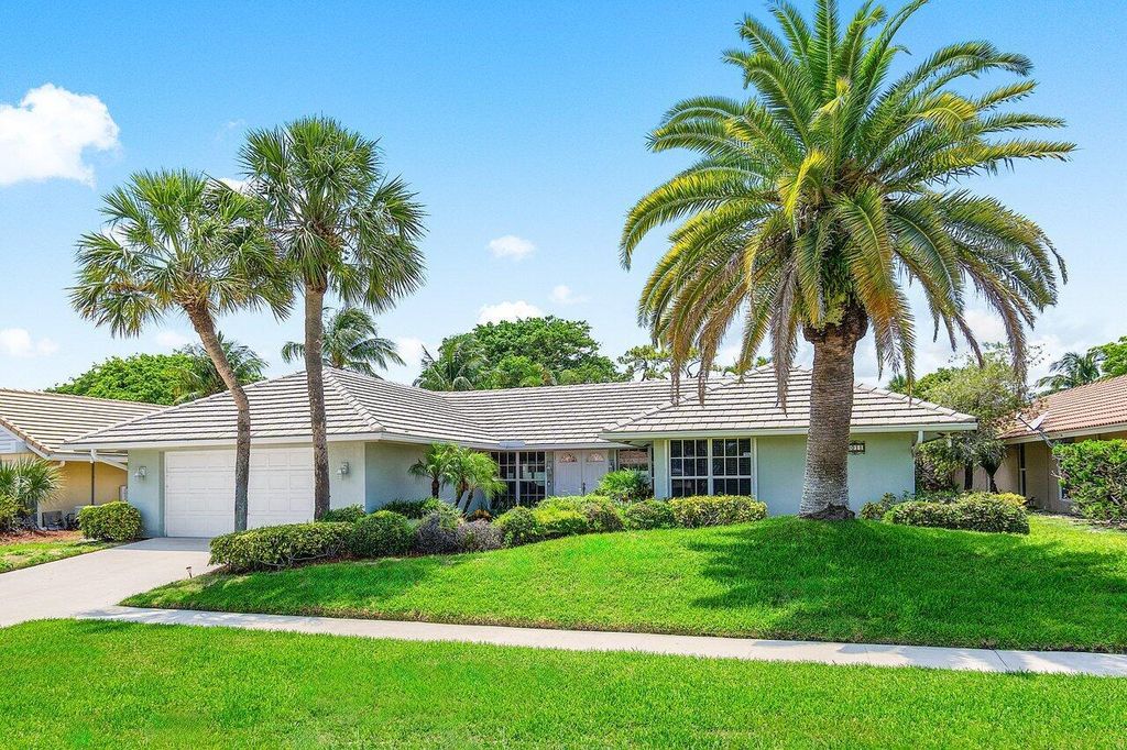 Photo of 6011 Glenbrook Drive, Boca Raton, FL 33433 (MLS # R10991707)