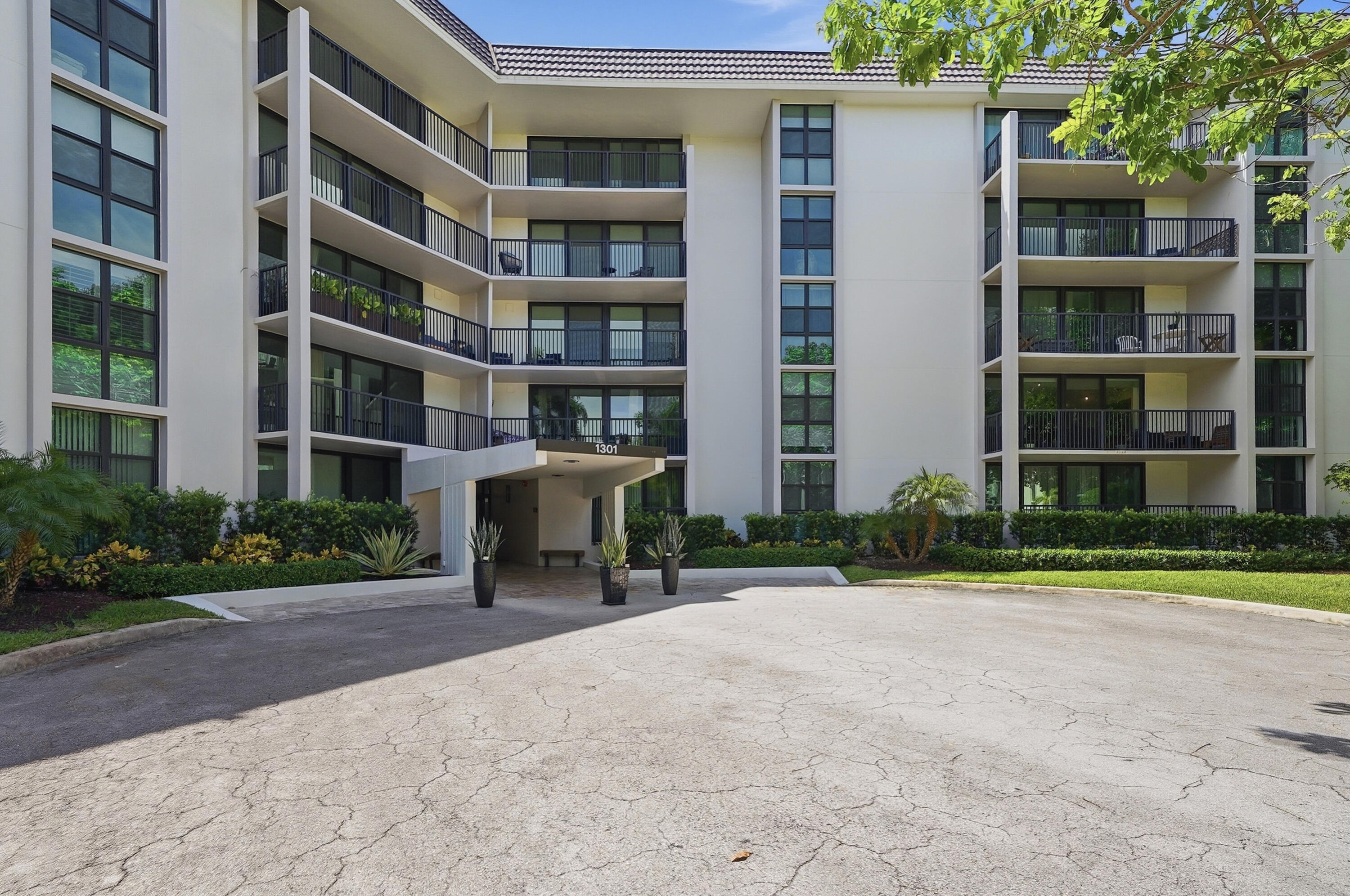 1301 River Reach Drive 514