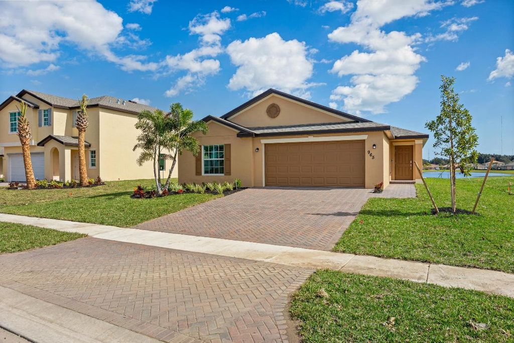 Photo of 965 Bent Creek Drive, Fort Pierce, FL 34947 (MLS # R10956745)