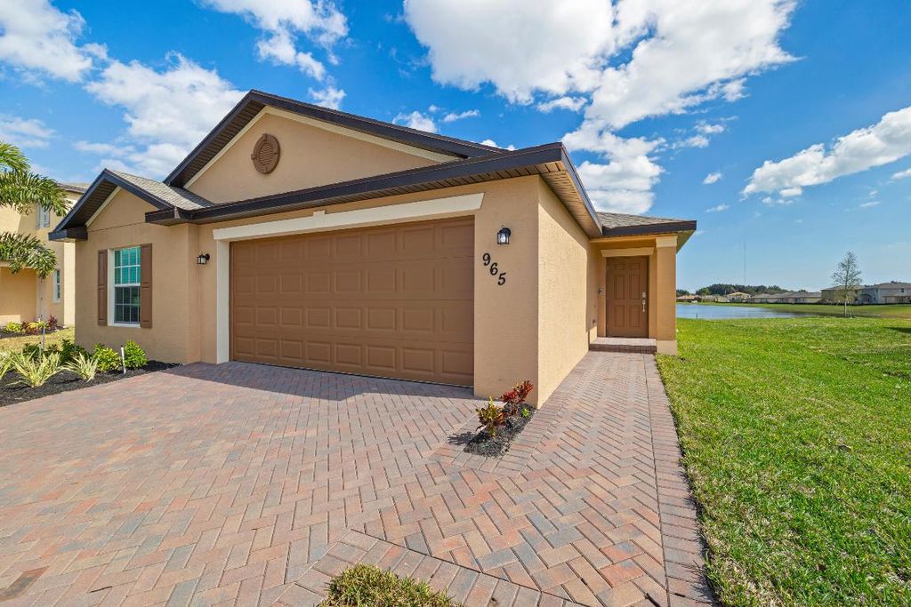 Photo of 965 Bent Creek Drive, Fort Pierce, FL 34947 (MLS # R10956745)