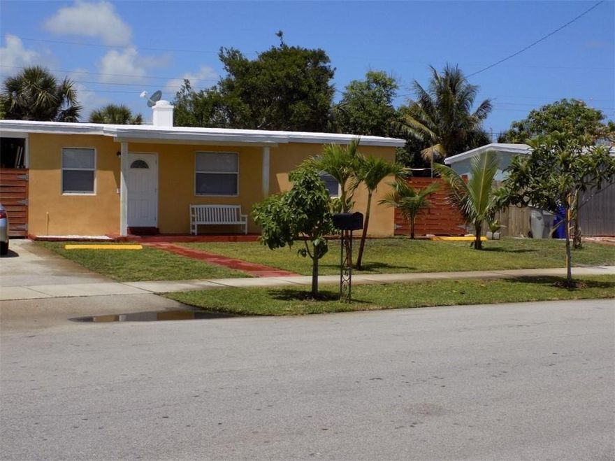 OVERSIZE LOT, space for RV, Boat or Trailer (has RV connections). House renovated, floors, baths, AC unit and ducks, interior/exterior paint. High ceilings and open floor plan. This home is in a very family-oriented neighborhood and has everything you need just 1-5 minutes away including I-95, Walmart, Target, Publix, Shopping, Restaurant & beaches.