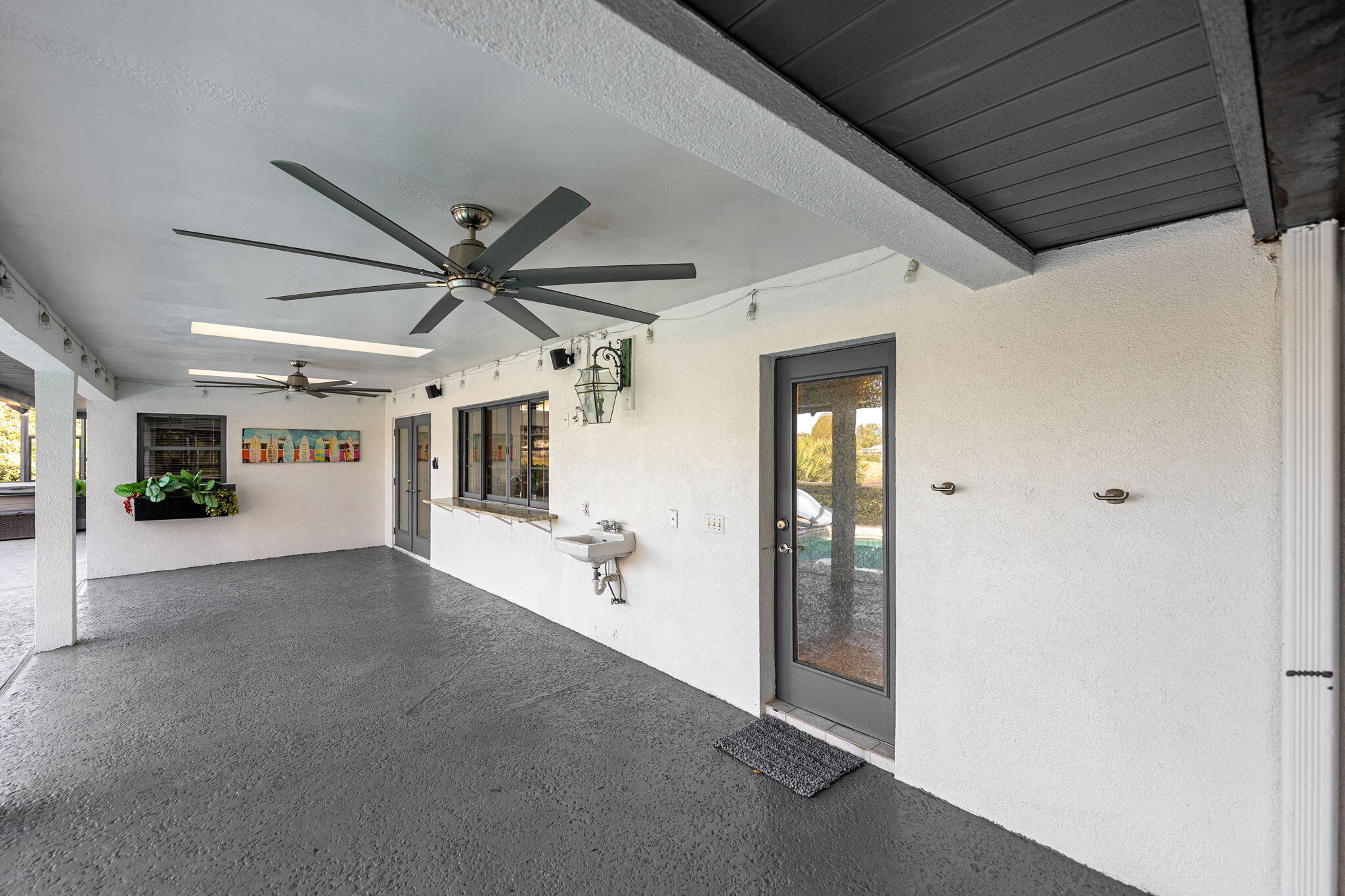 COUNTRY CLUB ESTATES - Residential