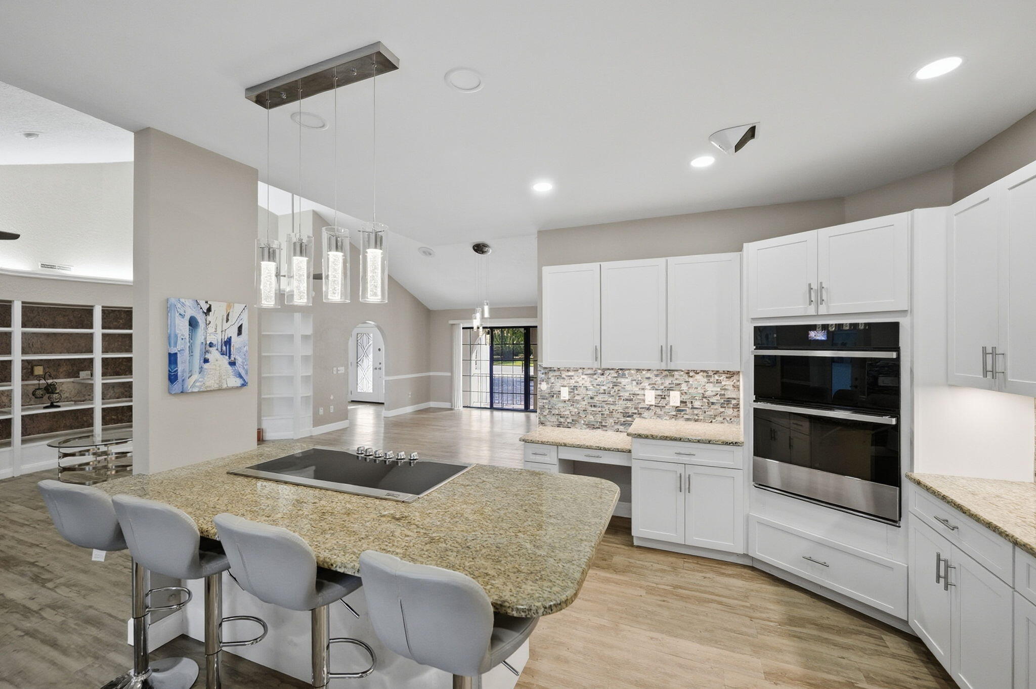 COUNTRY CLUB ESTATES - Residential