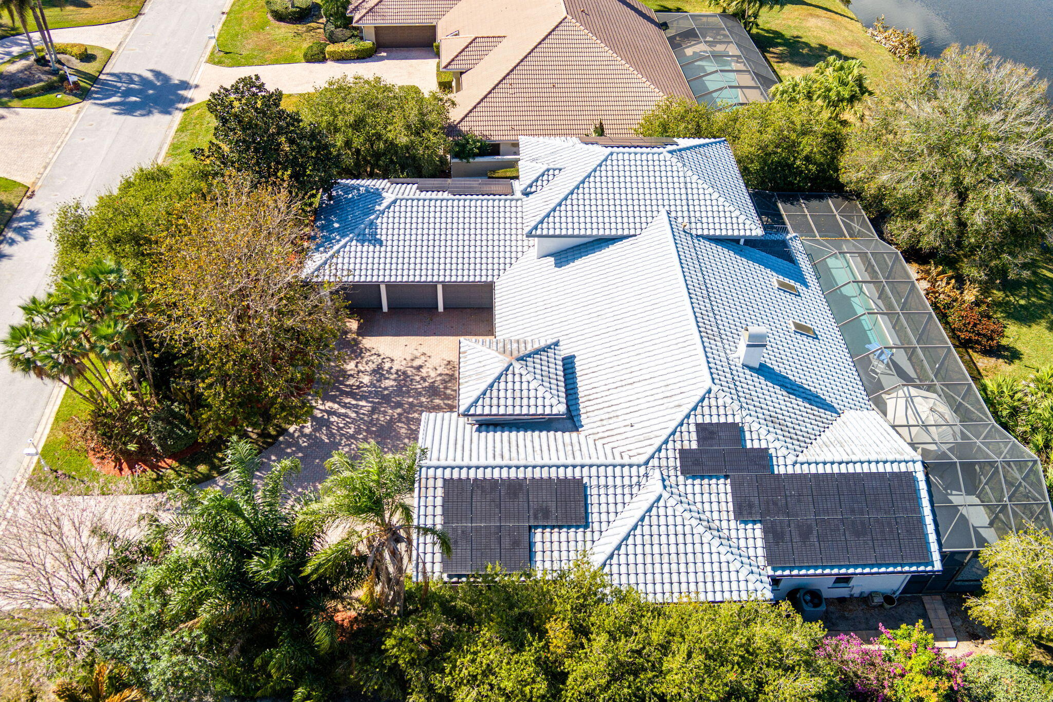 COUNTRY CLUB ESTATES - Residential