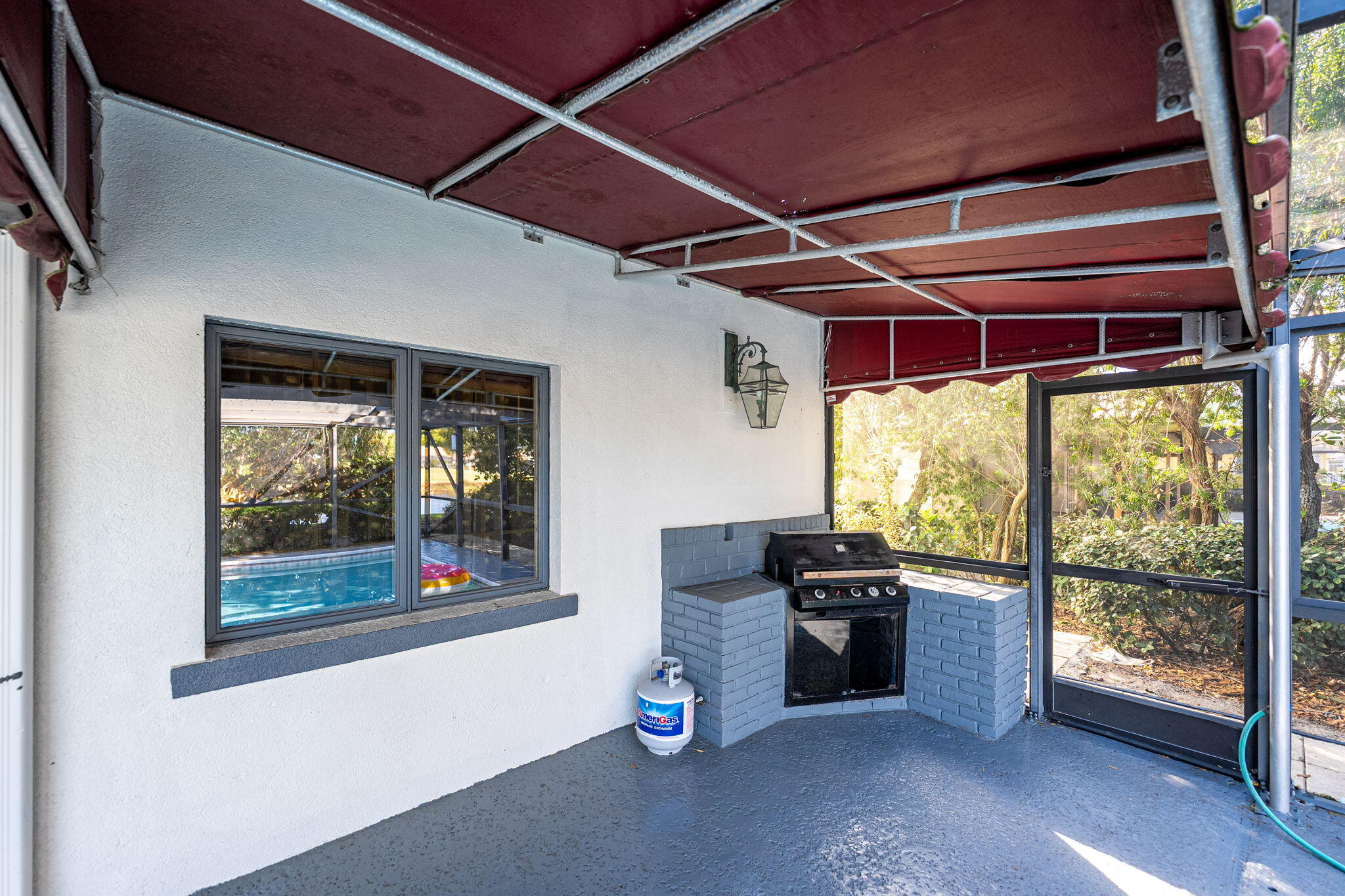 COUNTRY CLUB ESTATES - Residential