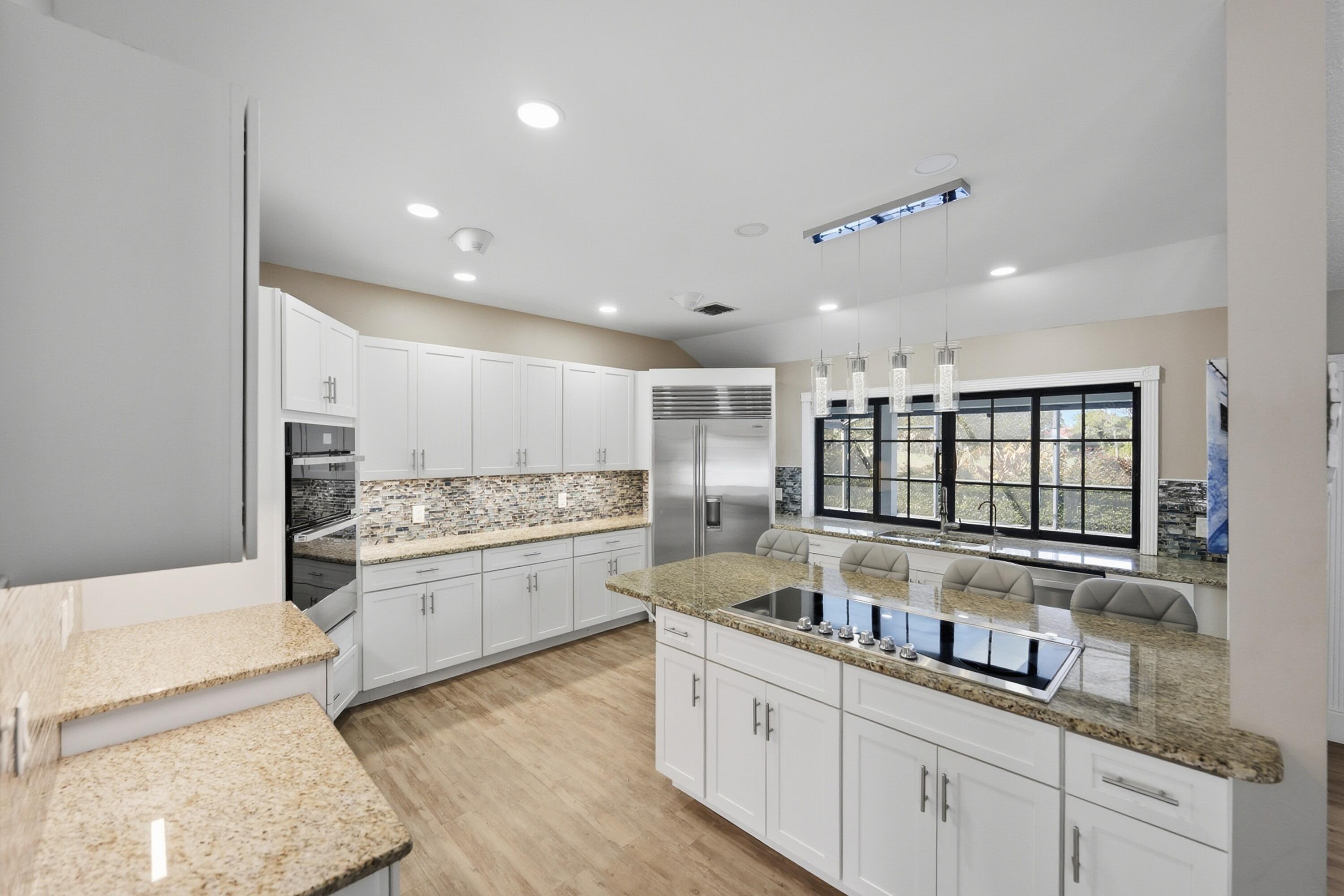 1157 SW Mirror Lake Cove