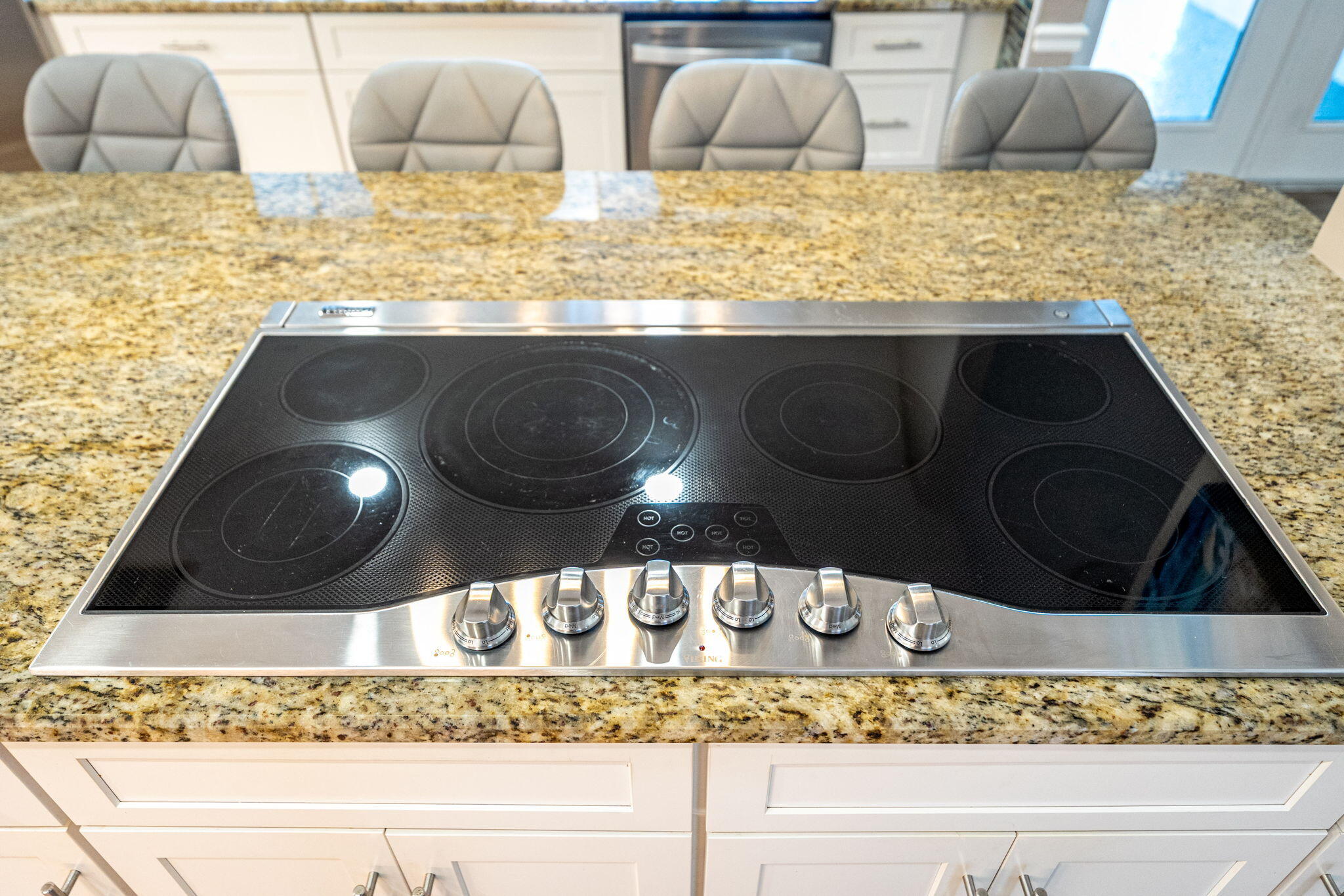 COUNTRY CLUB ESTATES - Residential