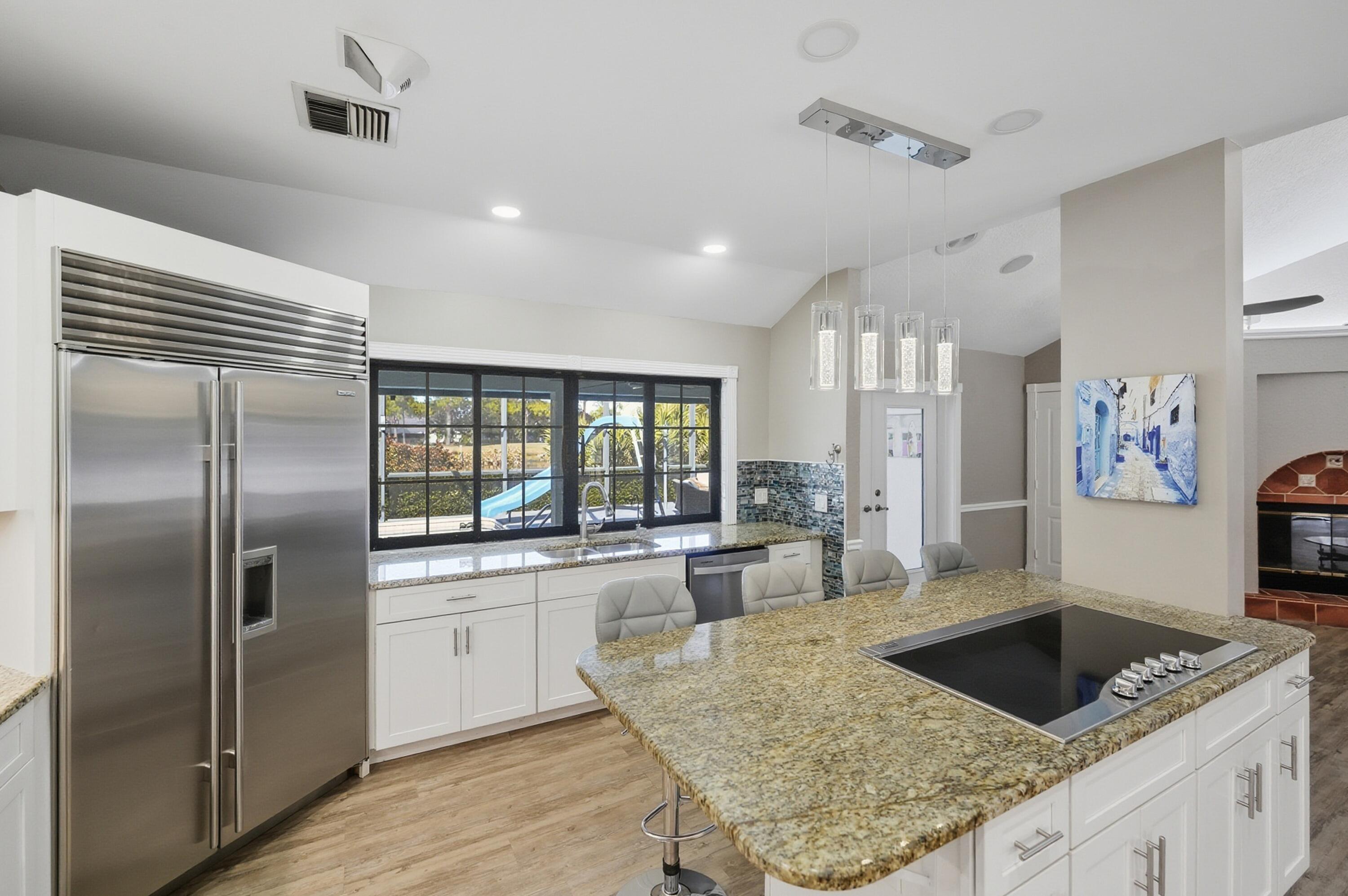 COUNTRY CLUB ESTATES - Residential