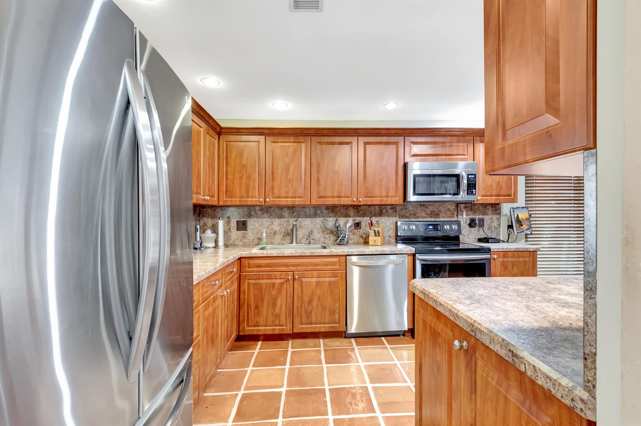 WESTGATE AT HUNTERS RUN CONDO - Residential