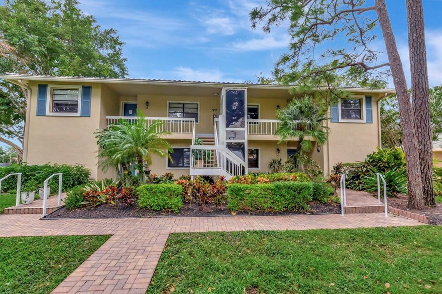 This lovely 1st Floor 3br/2bth condo is located in the desirous Westgate at Hunters Run. This condo has an updated kitchen with granite countertops and updated bathrooms.sit on your back patio and see the sunset along with the golf course and lake. Hunters Run is a mandatory buy-in, yearly membership, amenities-filled community, offering 3 championship 18-hole golf courses, tennis & pickle ball courts, 7 dining venues, pools, fitness center, spa & salon, golf shop, entertainment, activities, an on-site hotel and much more! Come to Hunters run and start living the dream!