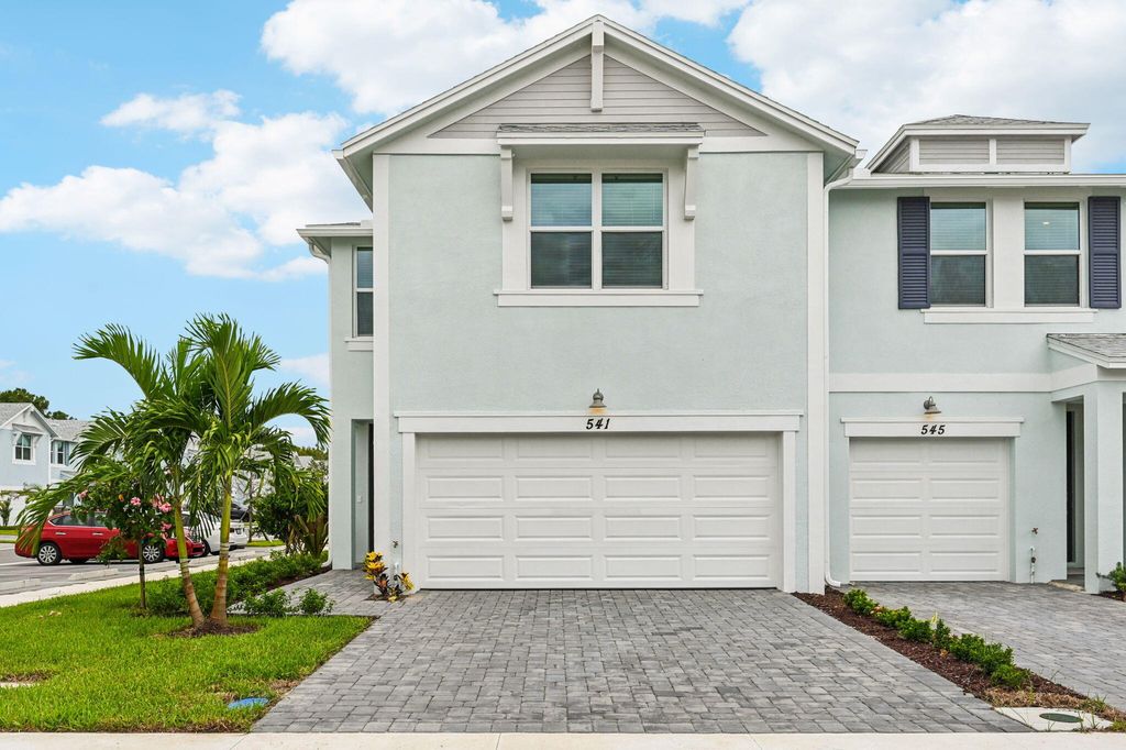 Photo of 541 Salisbury Circle, Fort Pierce, FL 34982 (MLS # R11113257)