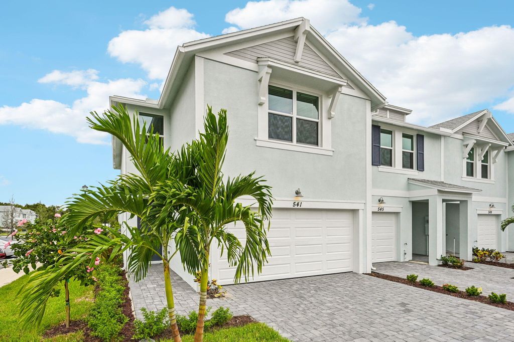 Photo of 541 Salisbury Circle, Fort Pierce, FL 34982 (MLS # R11113257)
