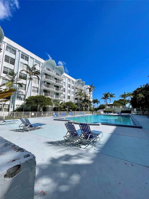 494 NW 165th Street Road C108