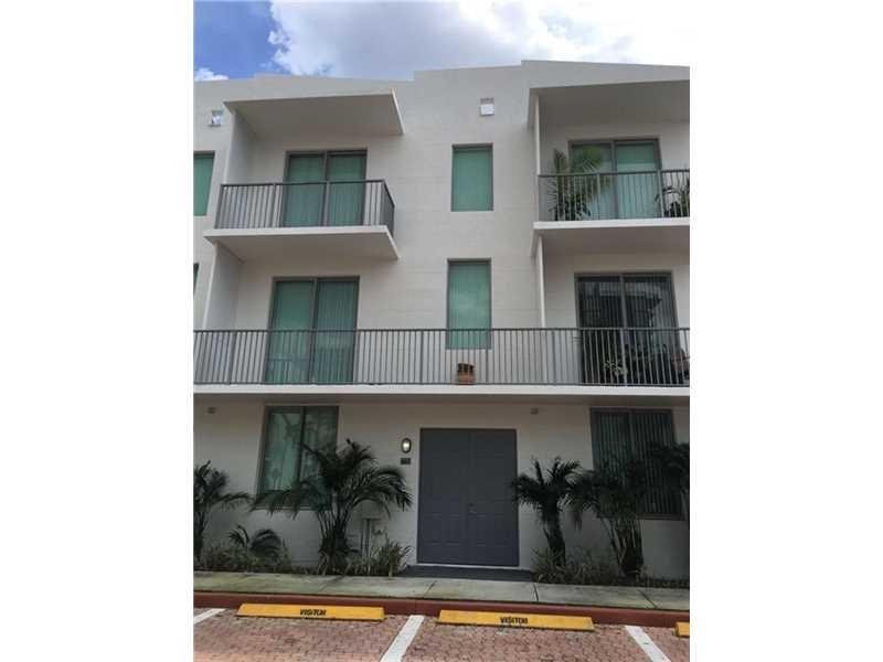 The Courtyard at Hollywoo - Residential
