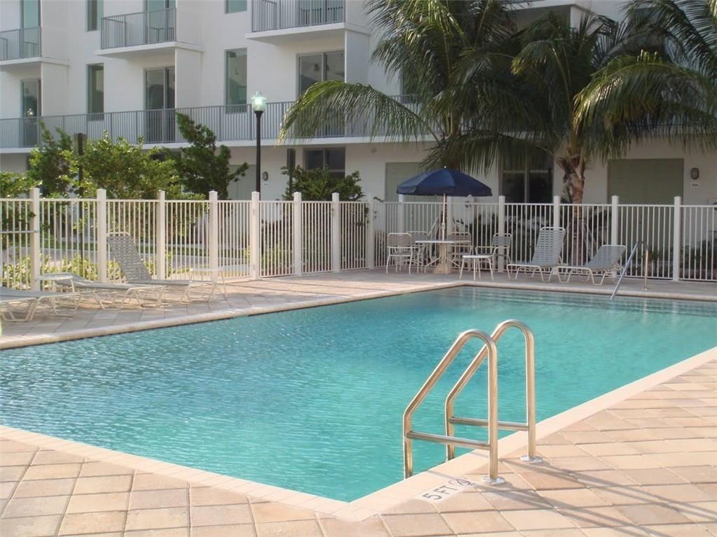 The Courtyard at Hollywoo - Residential