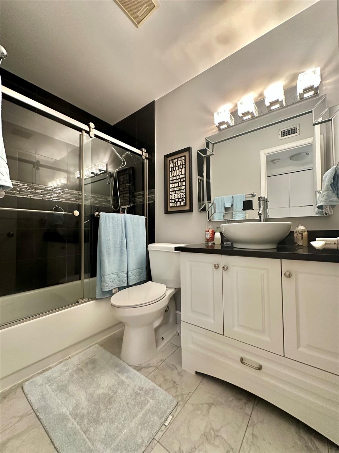 KARANDA VILLAGE II-B COND - Residential