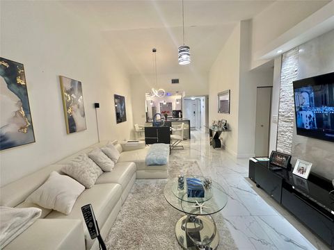 4307 Carambola Cir 2679 Coconut Creek FL 33066