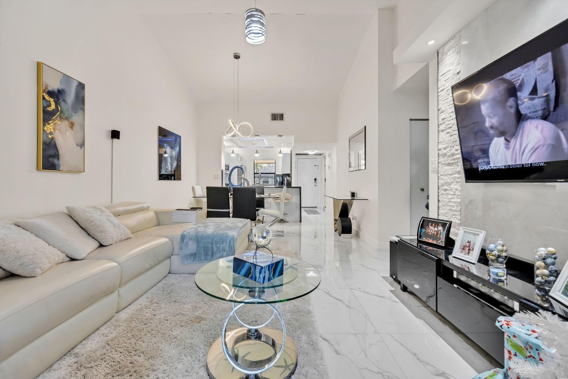 KARANDA VILLAGE II-B COND - Residential