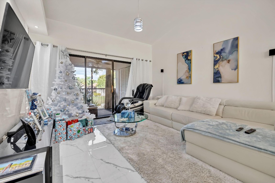 KARANDA VILLAGE II-B COND - Residential