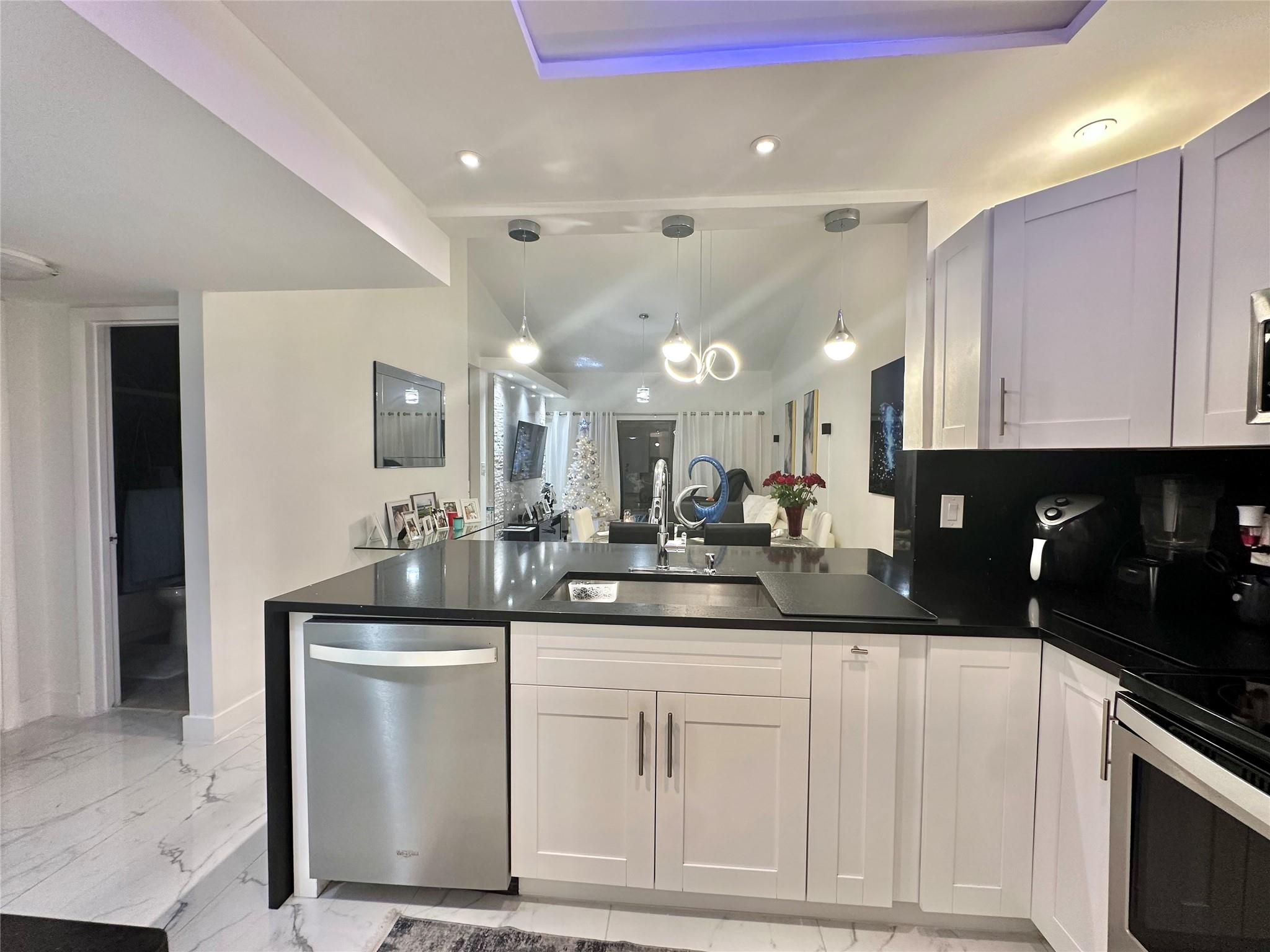 KARANDA VILLAGE II-B COND - Residential