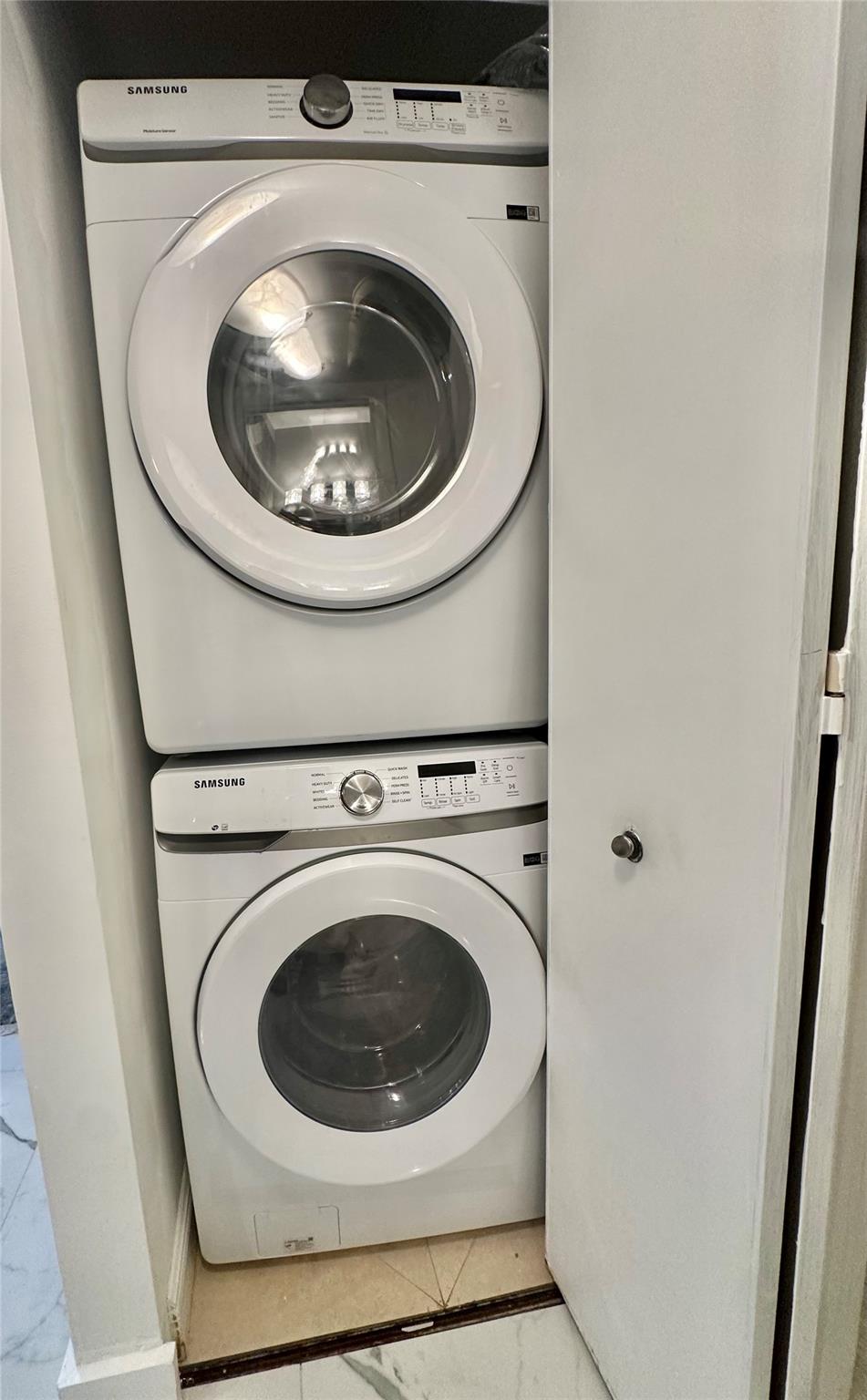 KARANDA VILLAGE II-B COND - Residential