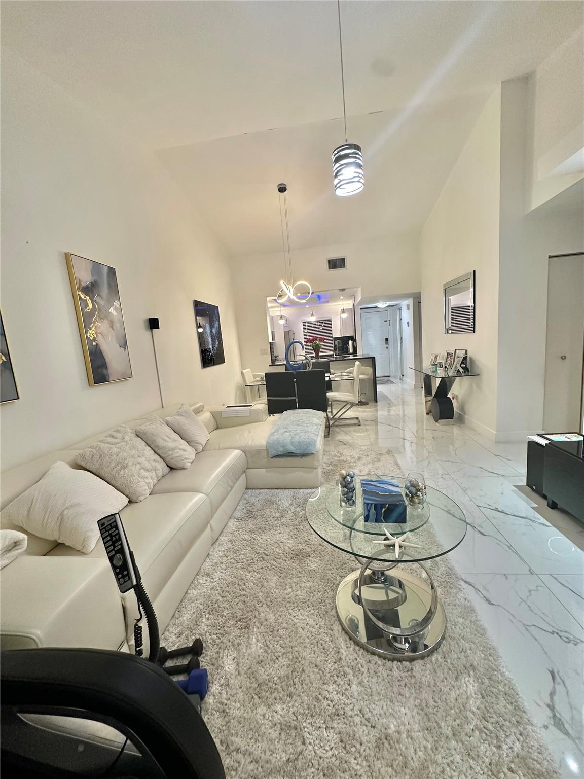 4307 Carambola Cir 2679