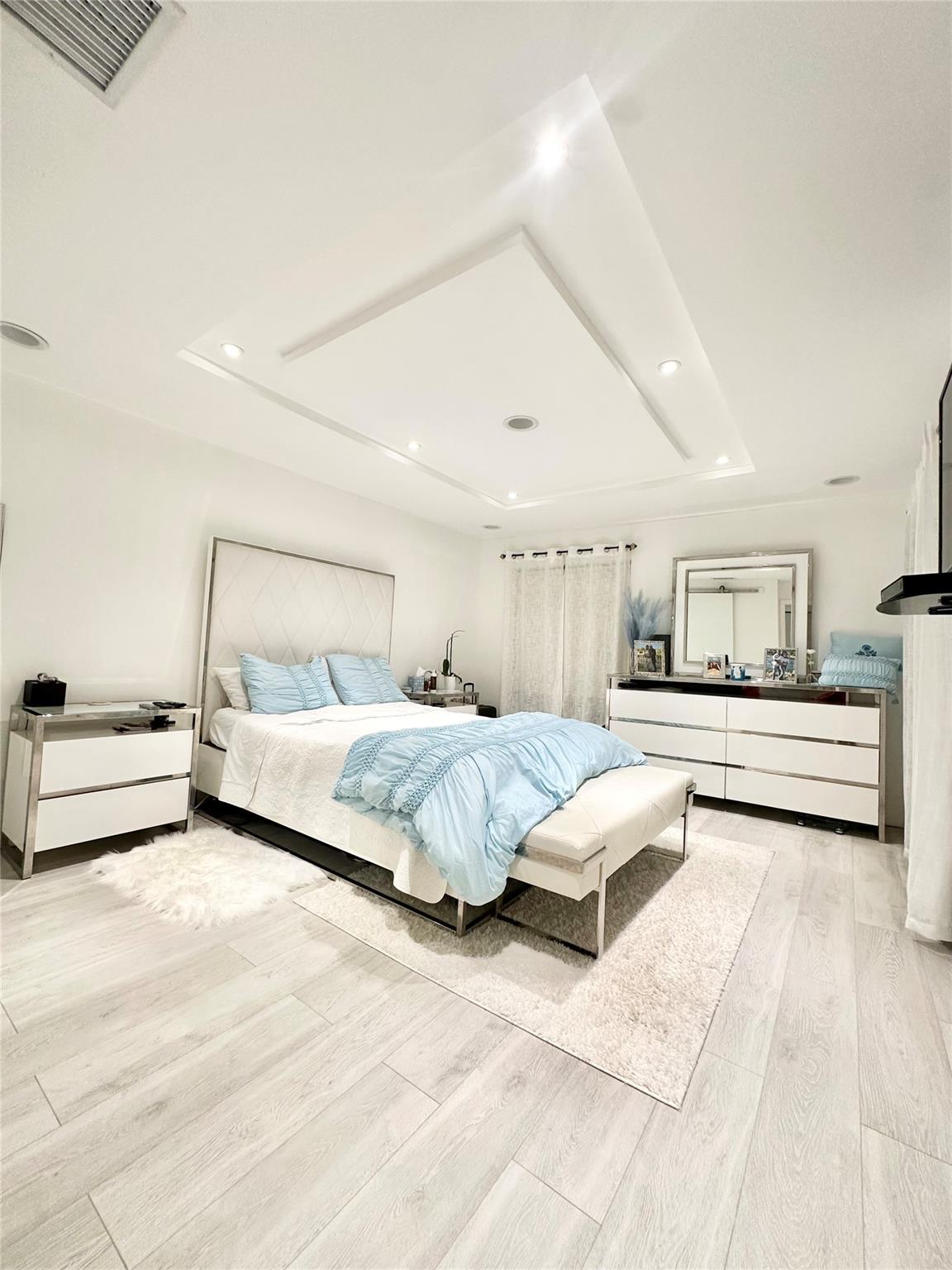 KARANDA VILLAGE II-B COND - Residential