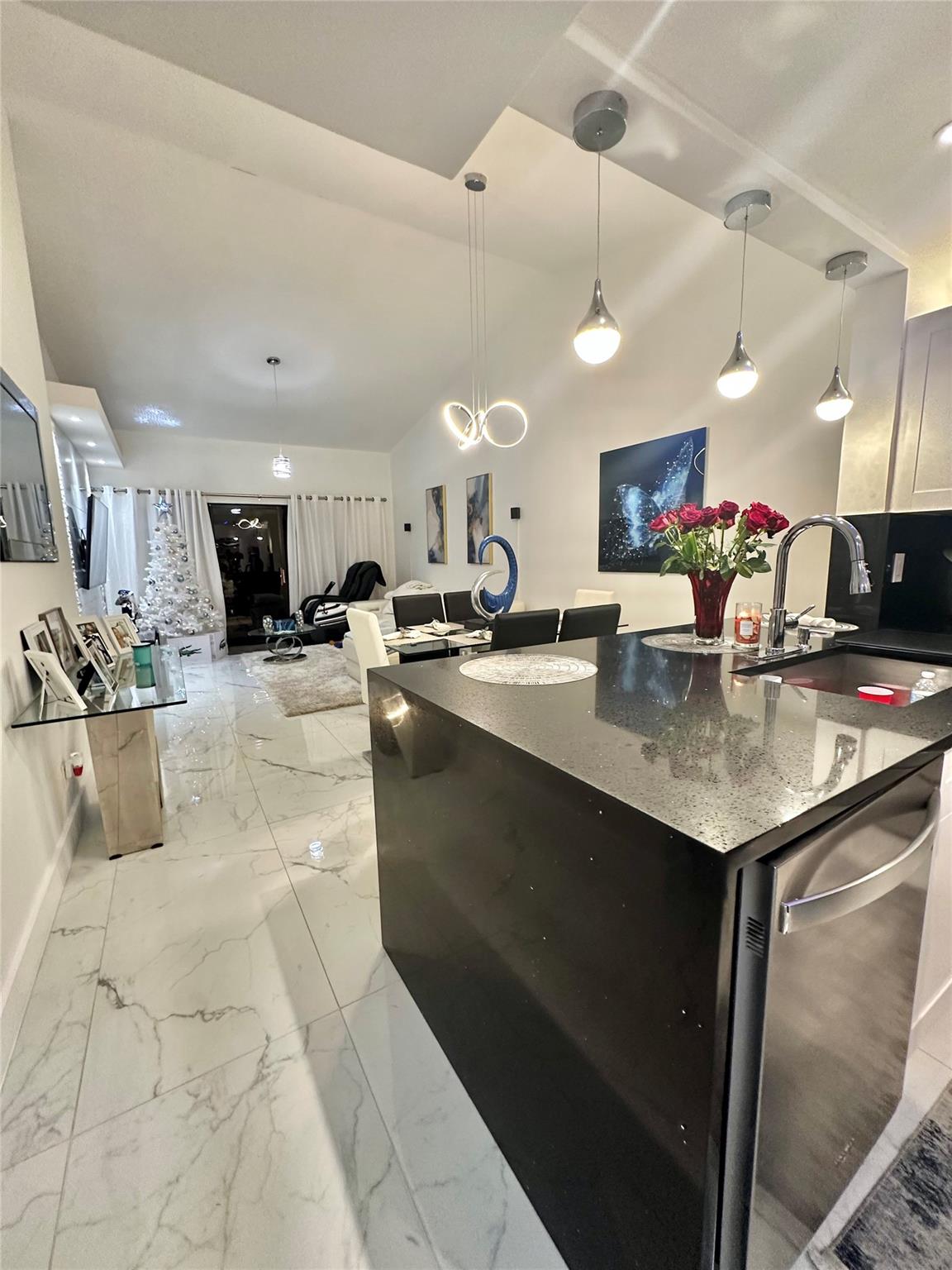 KARANDA VILLAGE II-B COND - Residential