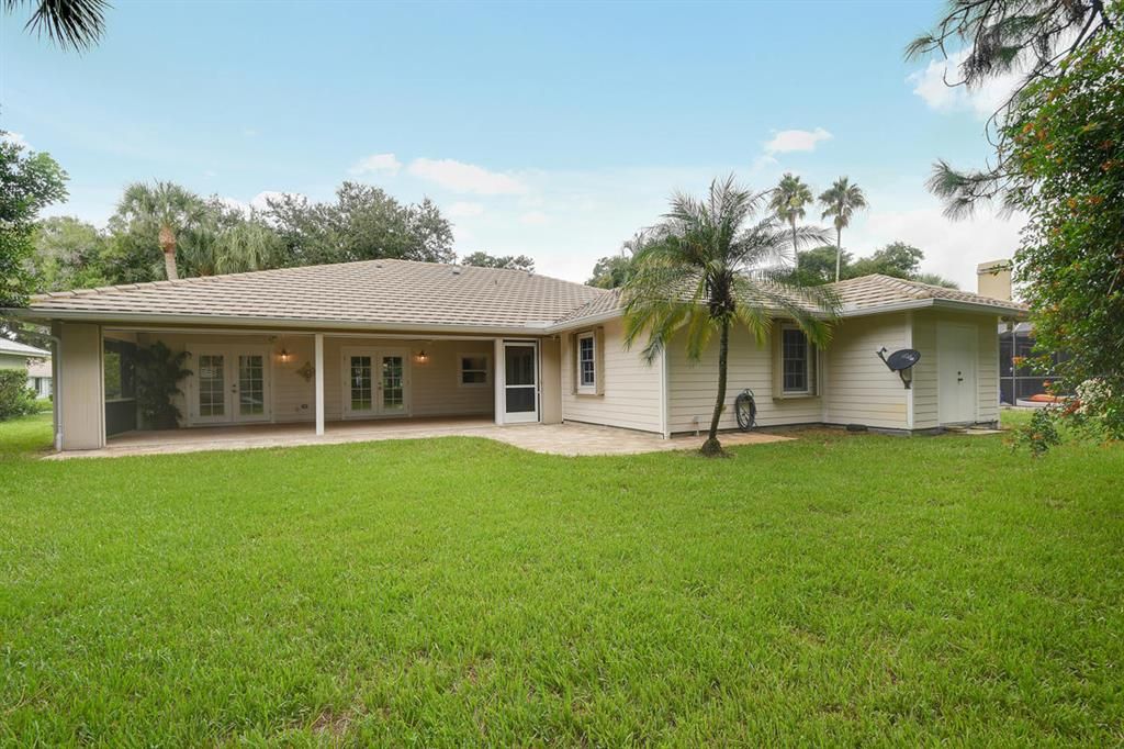 Photo of 18636 Lake Bend Drive, Jupiter, FL 33458 (MLS # R10739908)