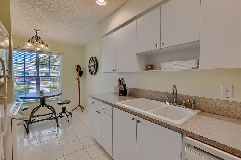 PALM GREENS - Residential