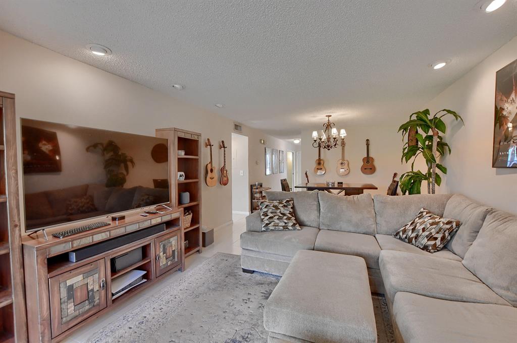 PALM GREENS - Residential