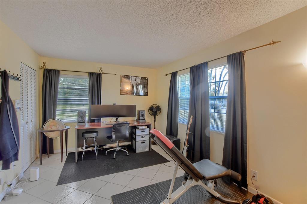 PALM GREENS - Residential