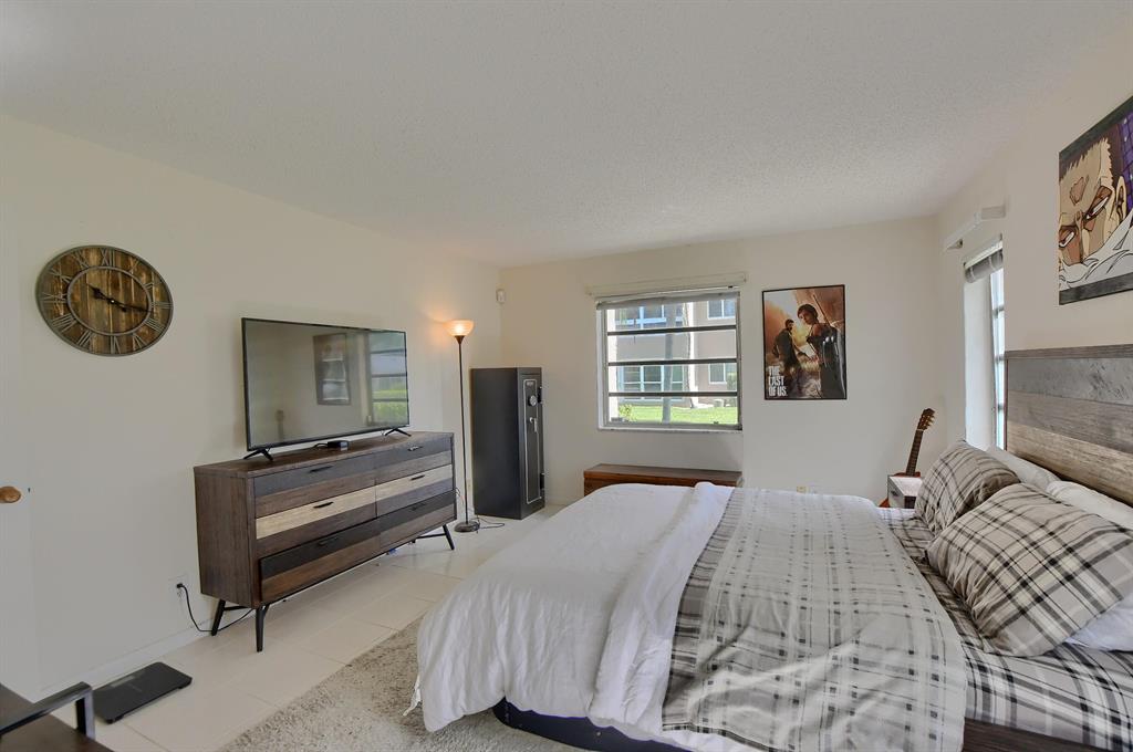 PALM GREENS - Residential