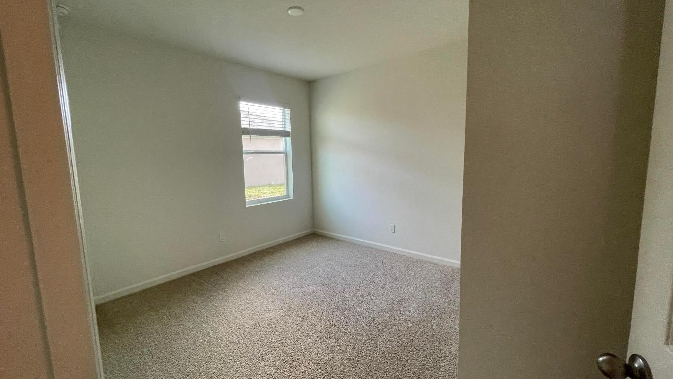 CREEKSIDE PLAT NO. 4 - Residential Lease