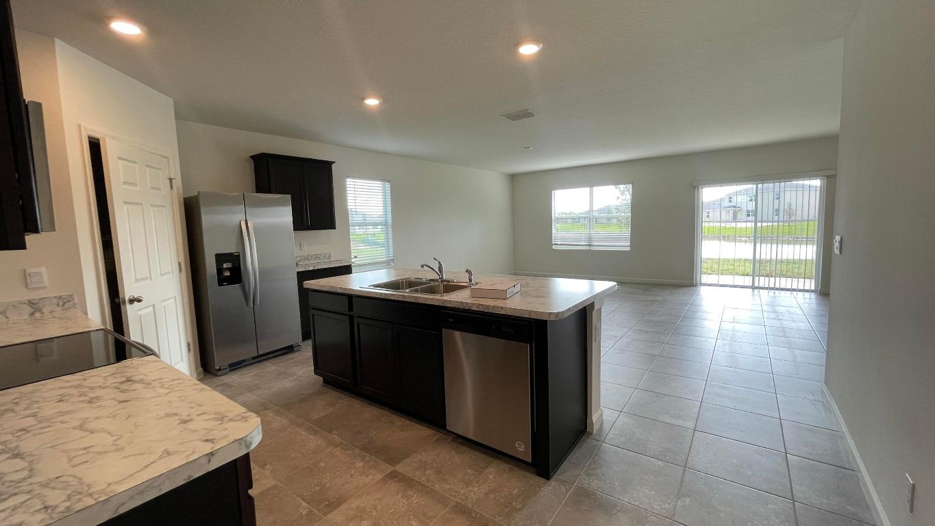 CREEKSIDE PLAT NO. 4 - Residential Lease