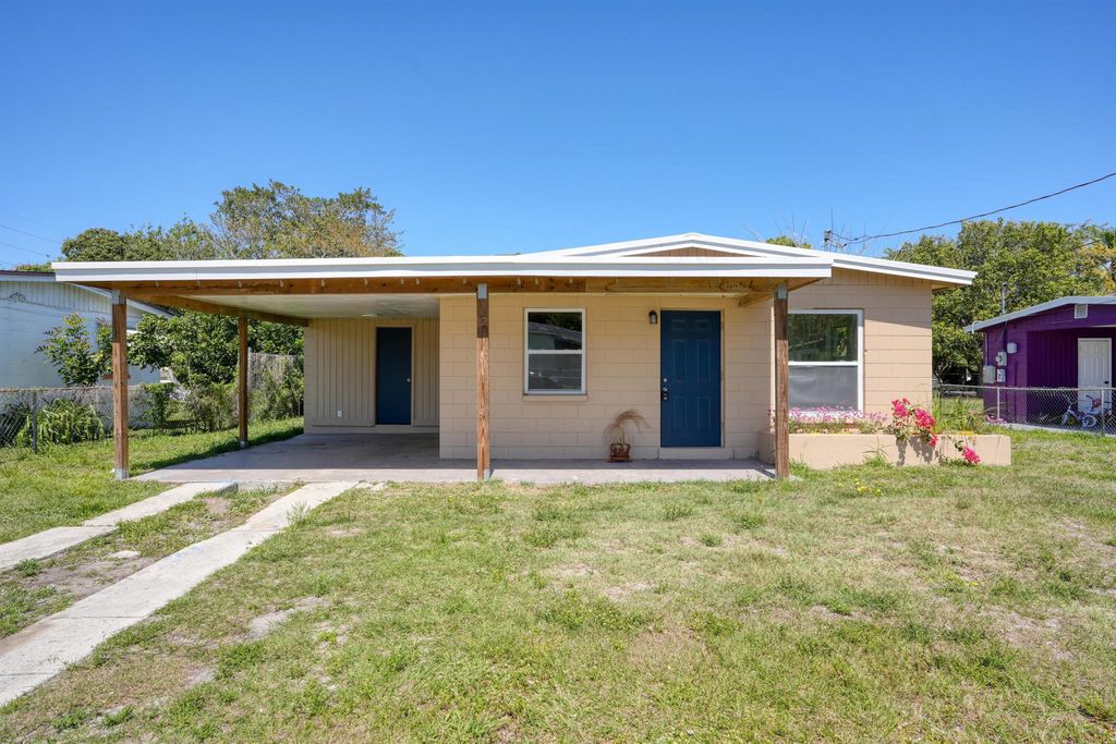Photo of 2806 Ave J, Fort Pierce, FL 34947 (MLS # R11073999)