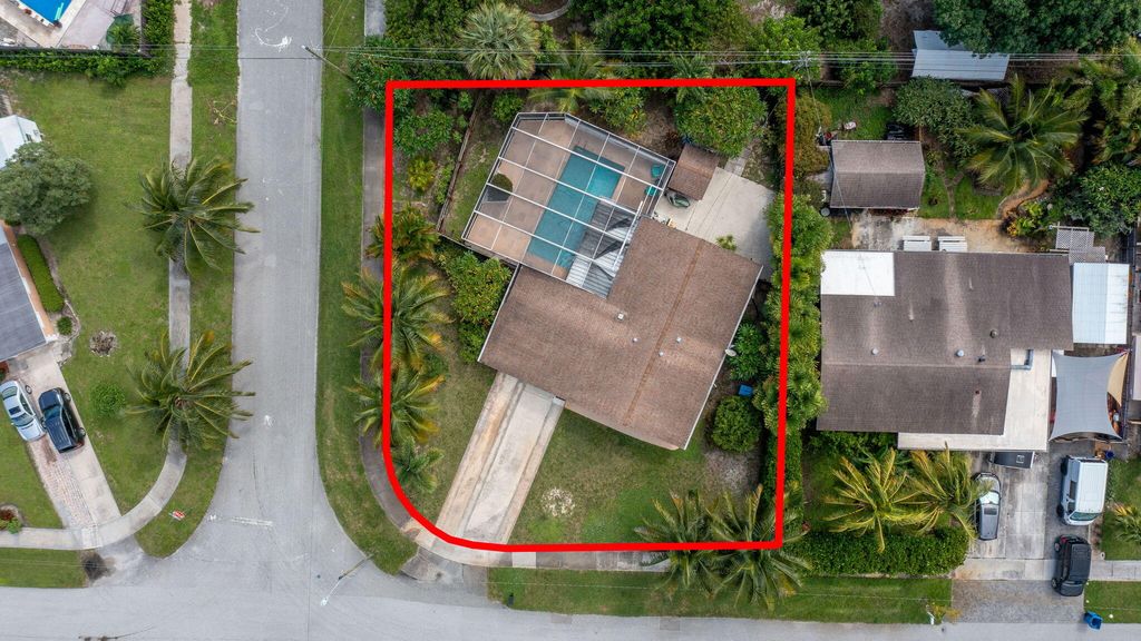 Photo of 1002 W Broome Street, Lantana, FL 33462 (MLS # R11129536)