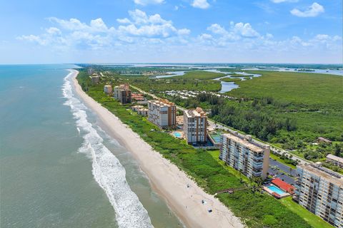 A home in Hutchinson Island