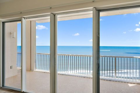 A home in Hutchinson Island