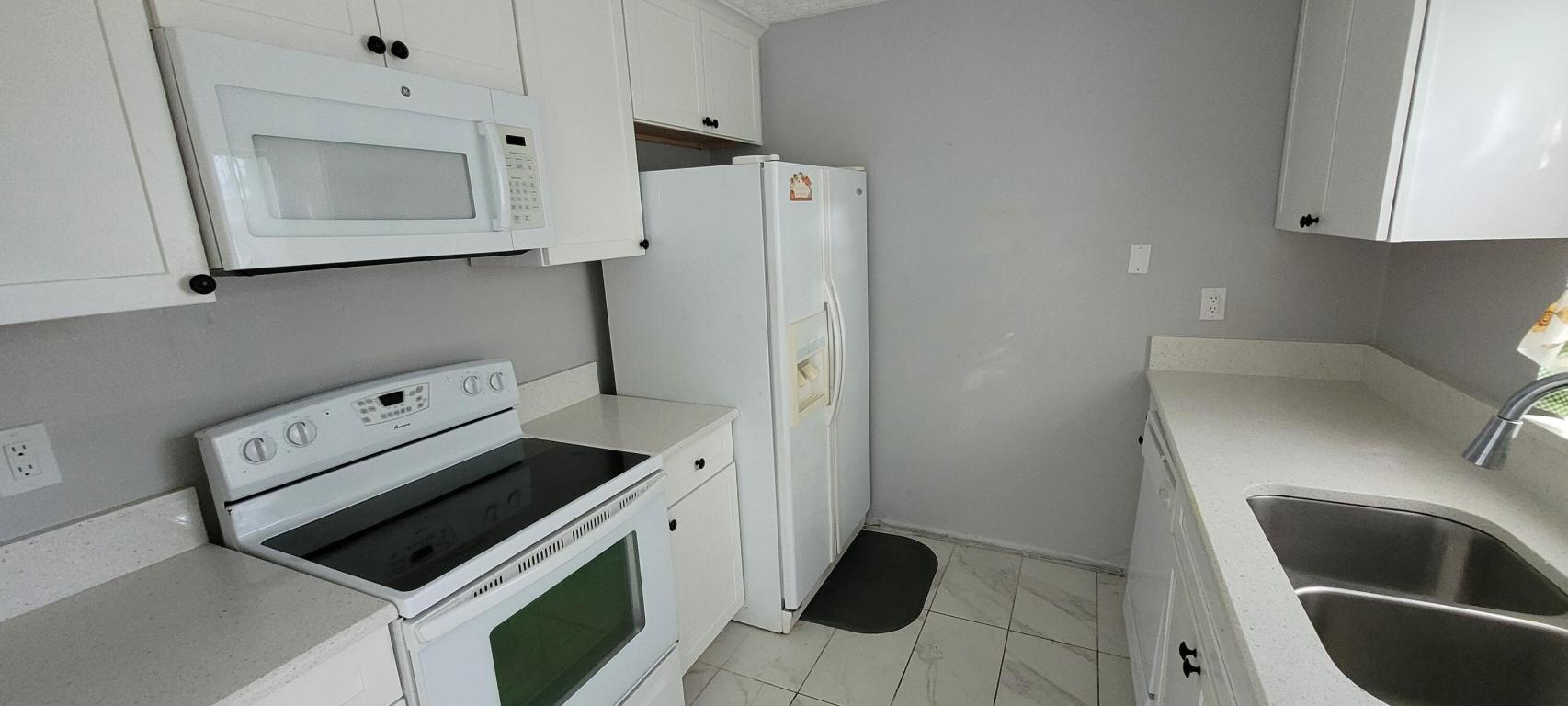 PARK MANOR 1 - Residential Lease