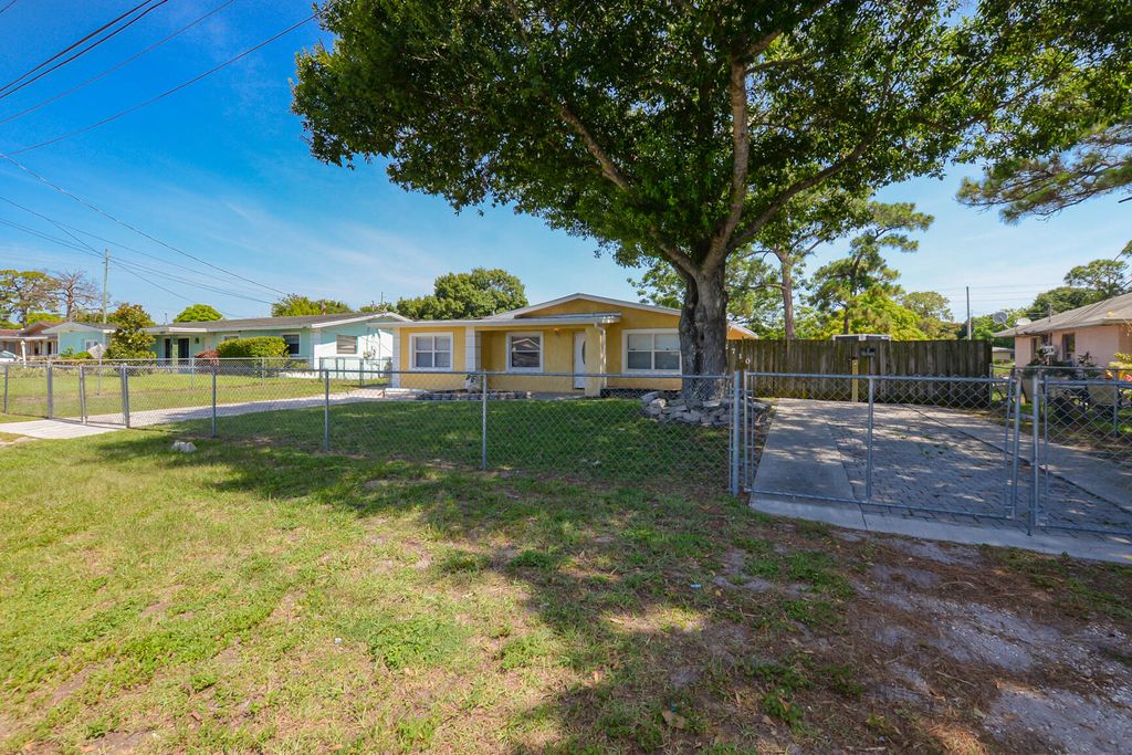 Photo of 2710 Dunbar Street St, Fort Pierce, FL 34951 (MLS # R10811605)