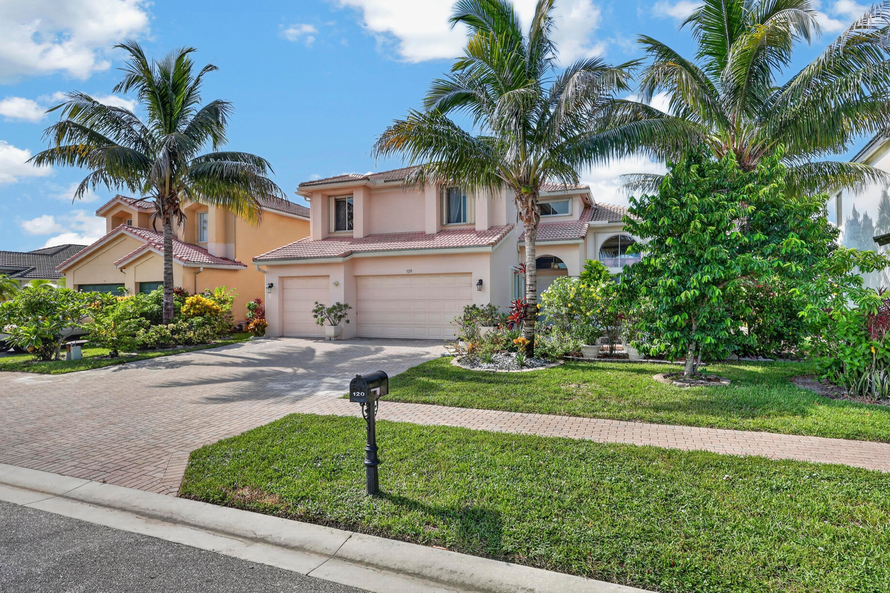 120 ISOLA Circle