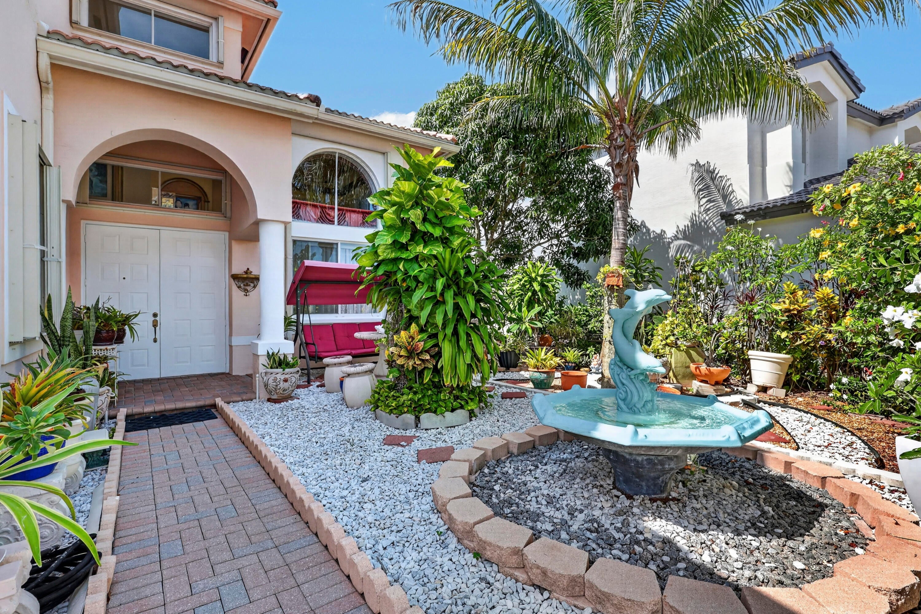 120 ISOLA Circle