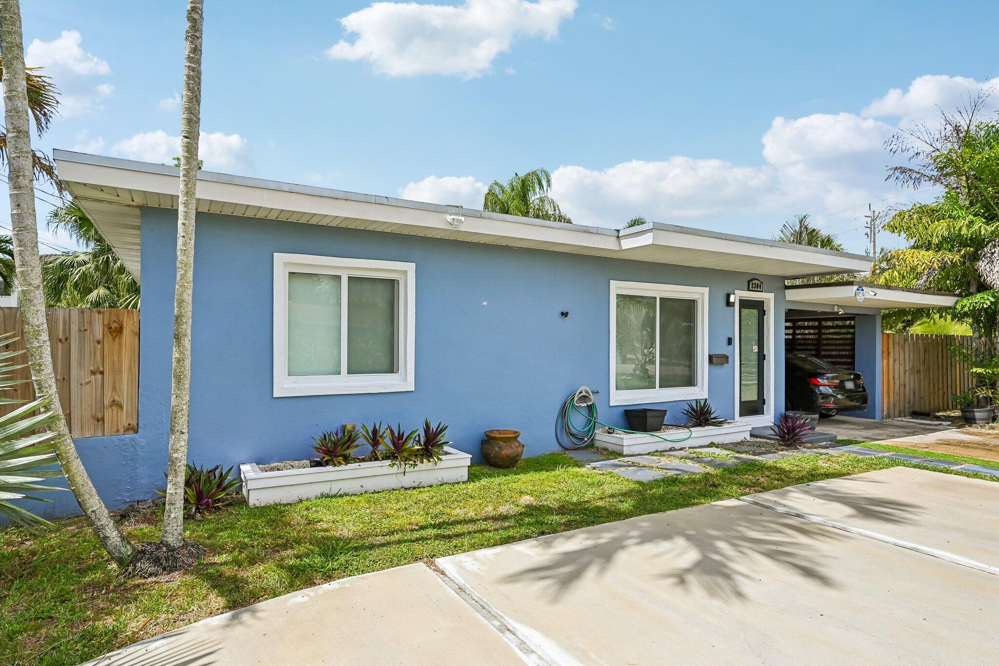 2304 SE 13TH Court
